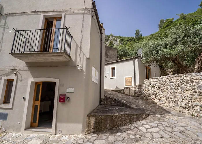 Le Vie Del Borgo